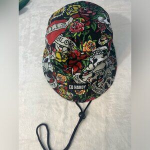 Ed hardy Bucket hat with chin strap excellent condition